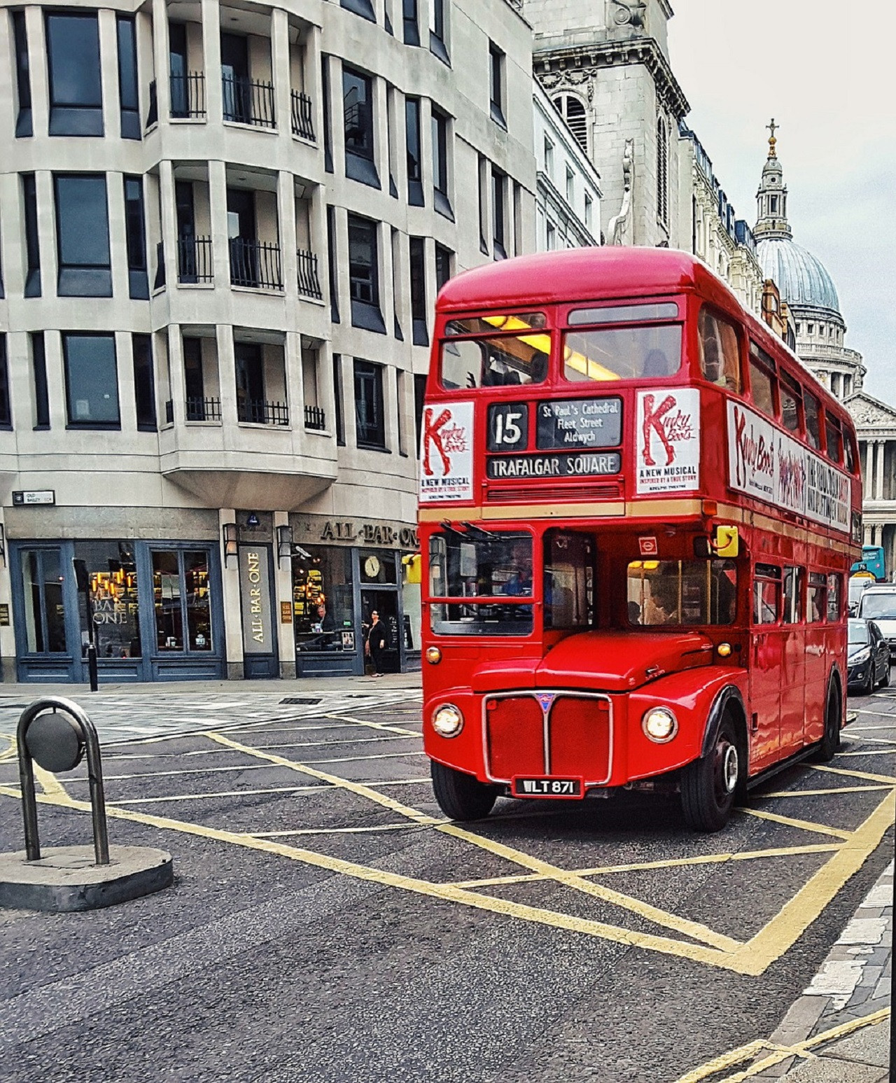 Open Top Vintage Bus Tour and River Thames Cruise - Photo 1 of 8